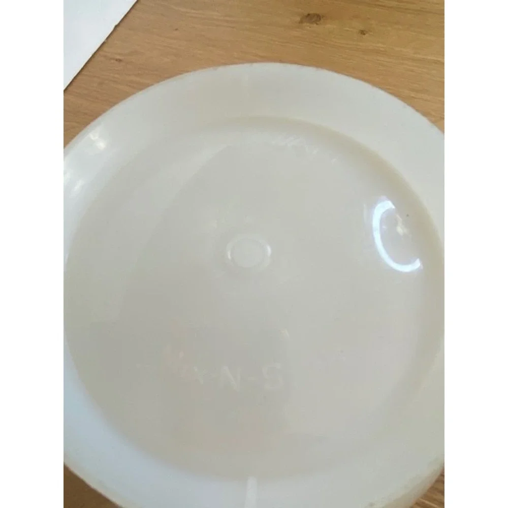Tupperware Mix N Stor Measuring Pitcher 8 Cup White Good Vintage Red Graphics
